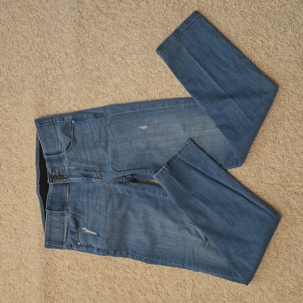 Apt 9 straightleg jeans. Sz 8
